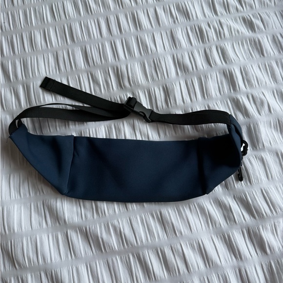 FP Movement Running Belt Bag - Picture 2 of 2